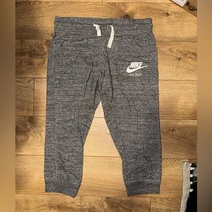 nike capris joggers